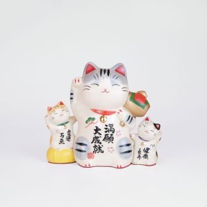 彩繪满愿大成就招財貓 Painted wish-fulfilling lucky cat