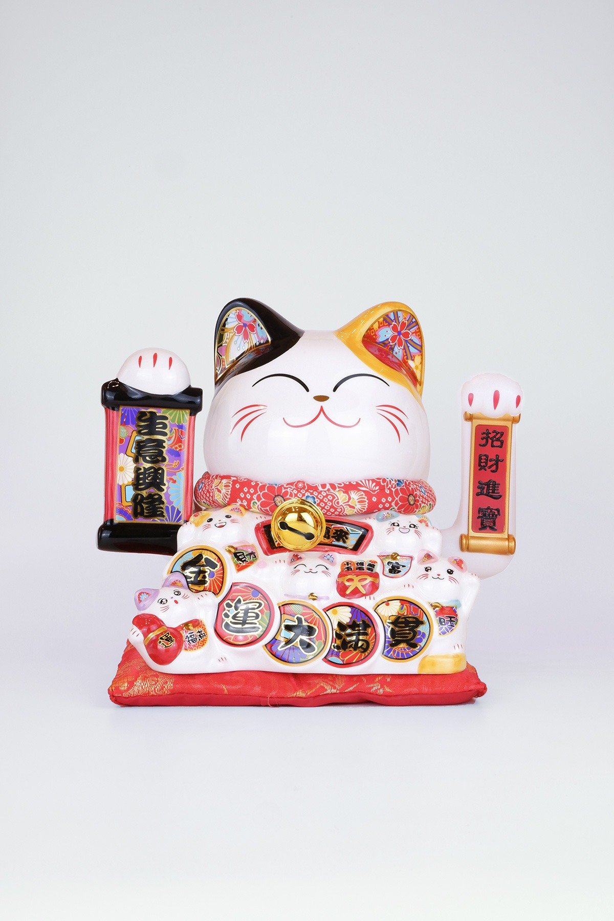 生意兴隆摇手招财猫Prosperous Business Waving Lucky Cat